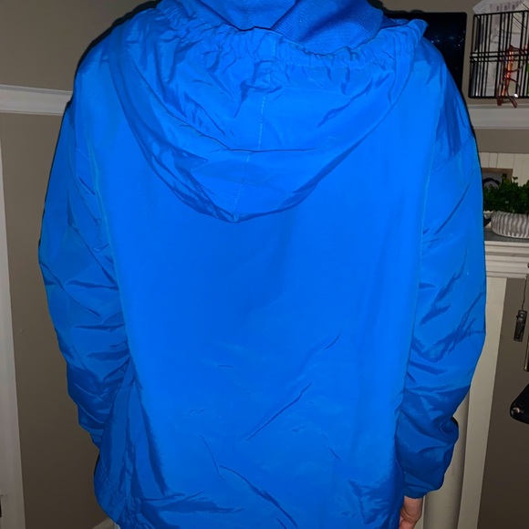 Blue wind breaker - Picture 2 of 2